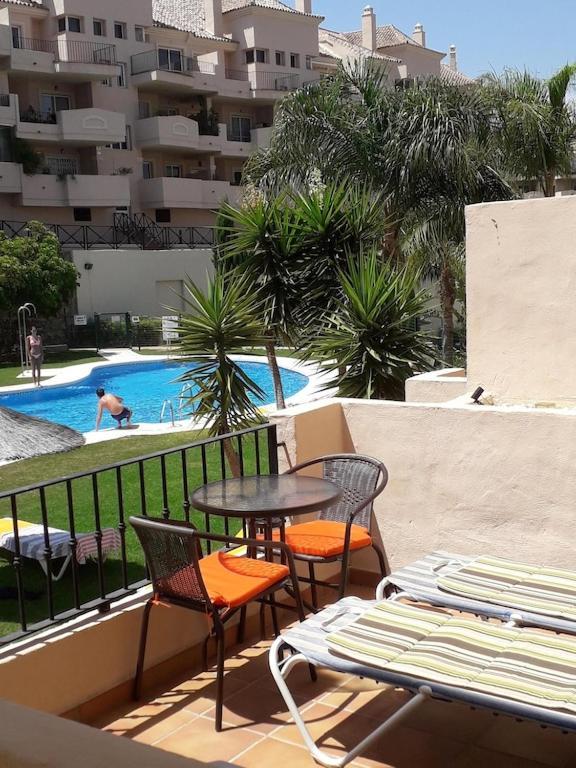 Duquesa Fairways, A Spacious Apartment With Fabulous Views And Facilities マニルバ エクステリア 写真
