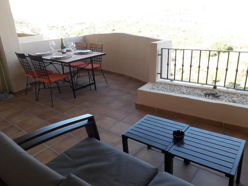 Duquesa Fairways, A Spacious Apartment With Fabulous Views And Facilities マニルバ エクステリア 写真