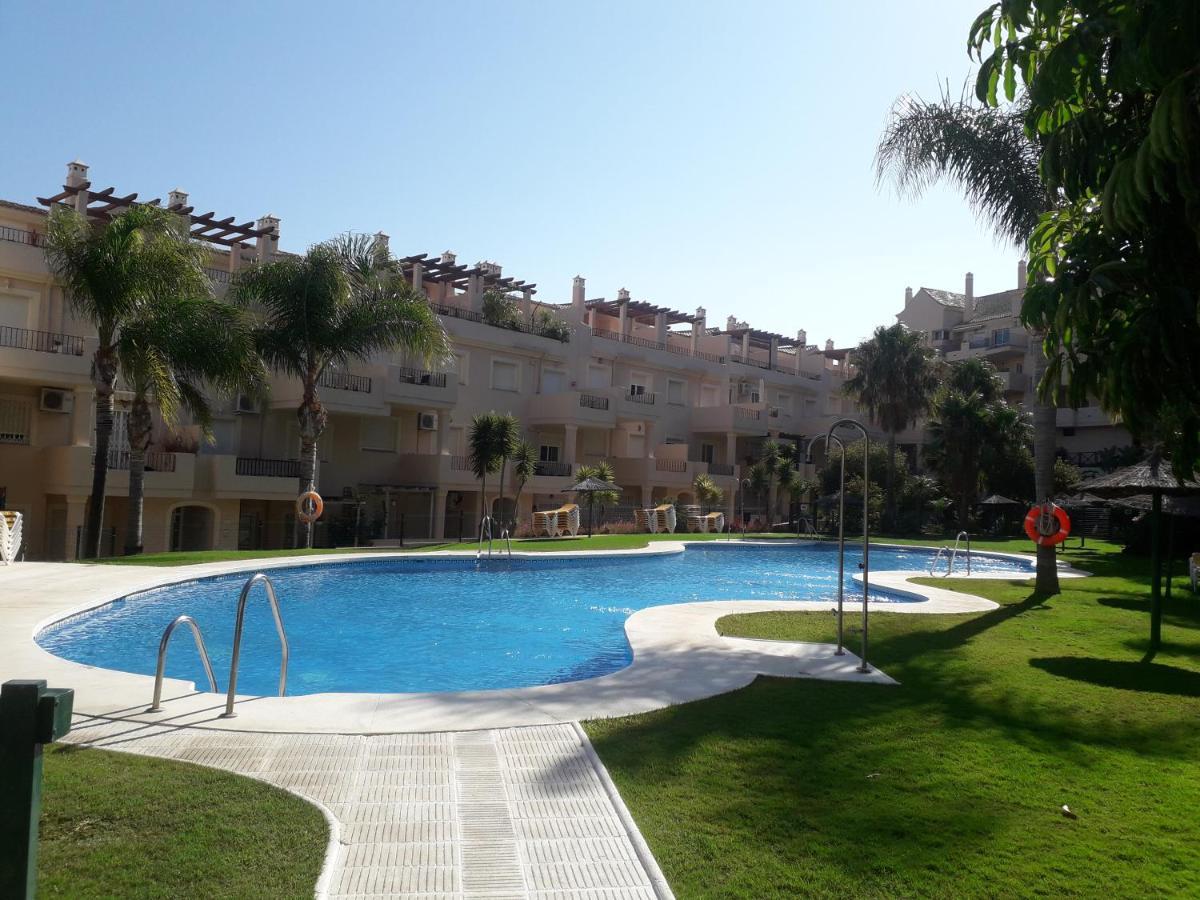 Duquesa Fairways, A Spacious Apartment With Fabulous Views And Facilities マニルバ エクステリア 写真