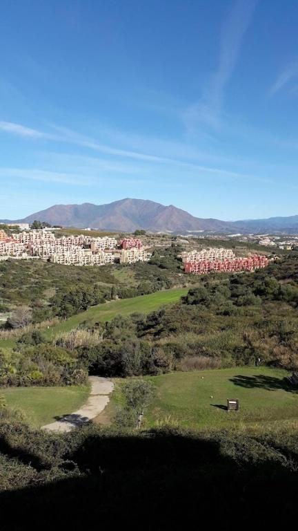 Duquesa Fairways, A Spacious Apartment With Fabulous Views And Facilities マニルバ エクステリア 写真